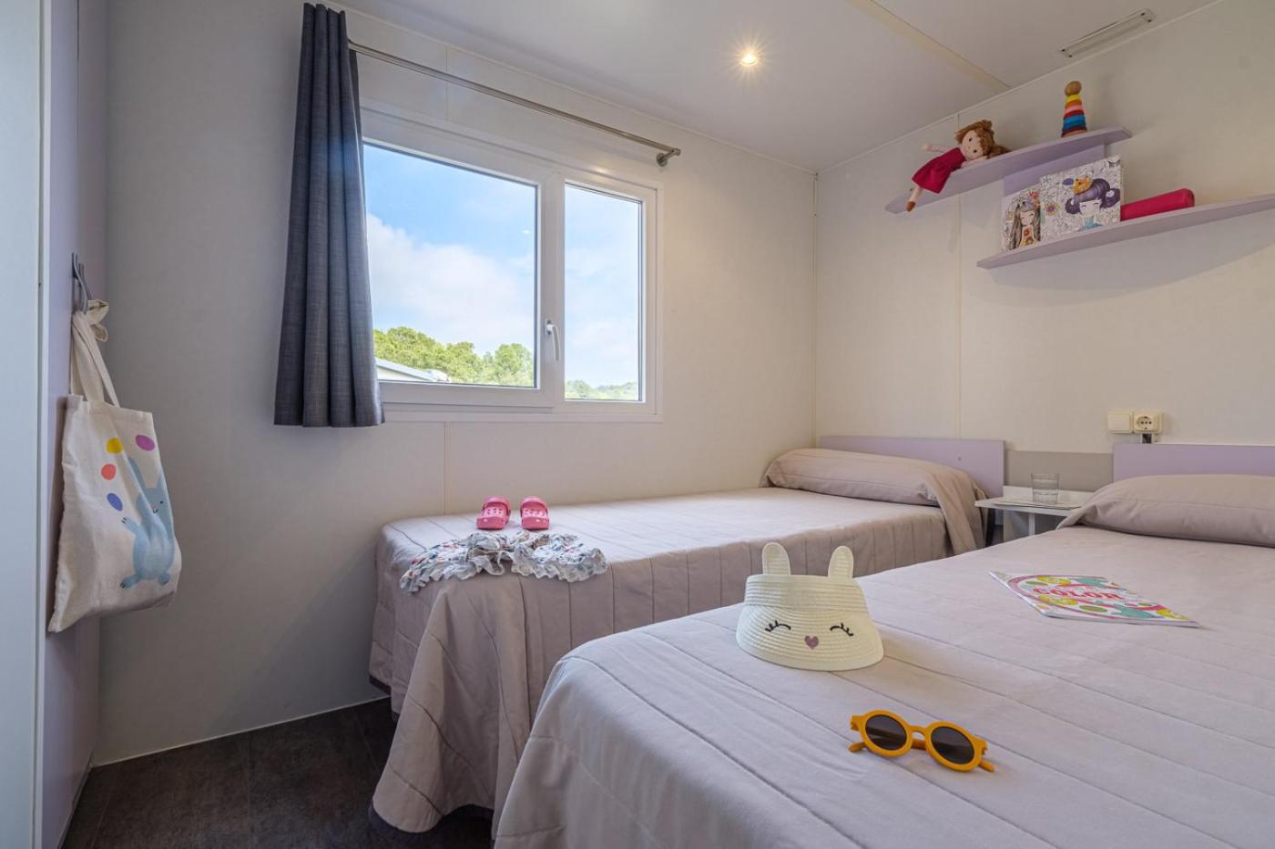Camping Estival Torre De La Mora تاماريت الغرفة الصورة