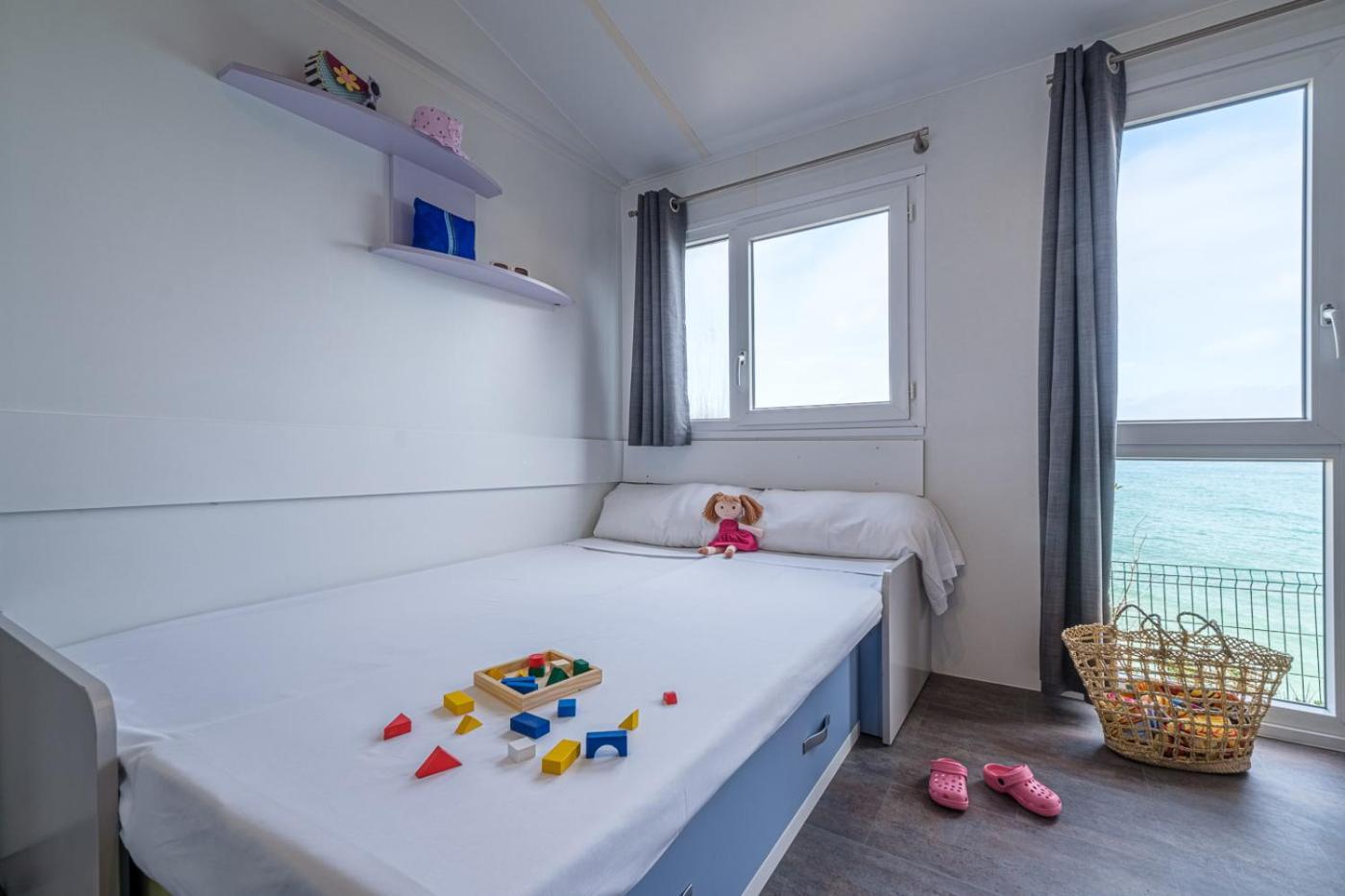 Camping Estival Torre De La Mora تاماريت الغرفة الصورة