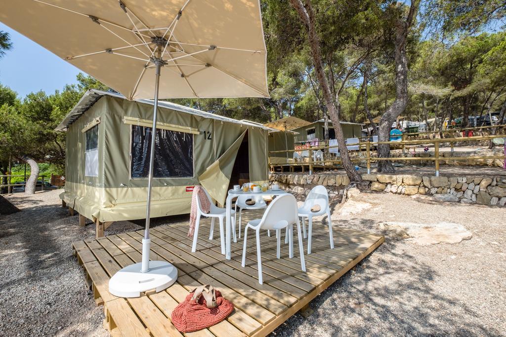 Camping Estival Torre De La Mora تاماريت المظهر الخارجي الصورة